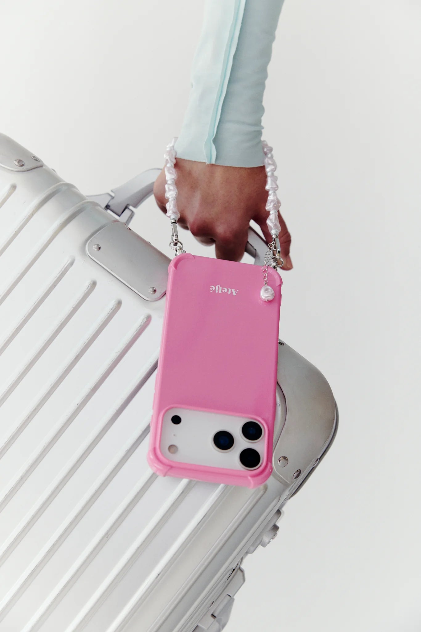 Phone chains short